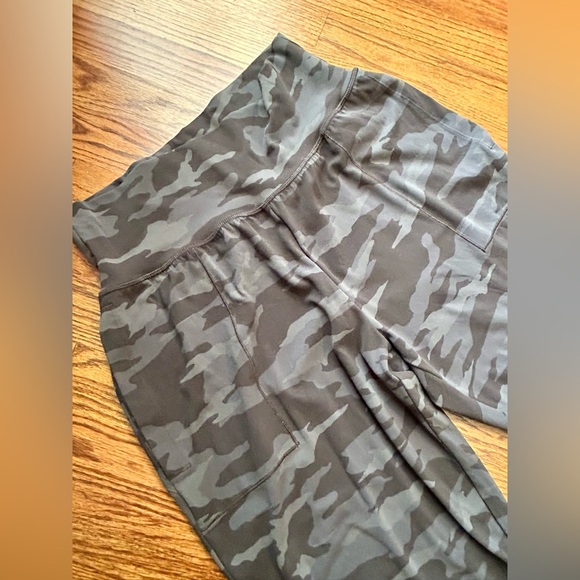 Athleta Salutation Camo Jogger - Picture 4 of 9